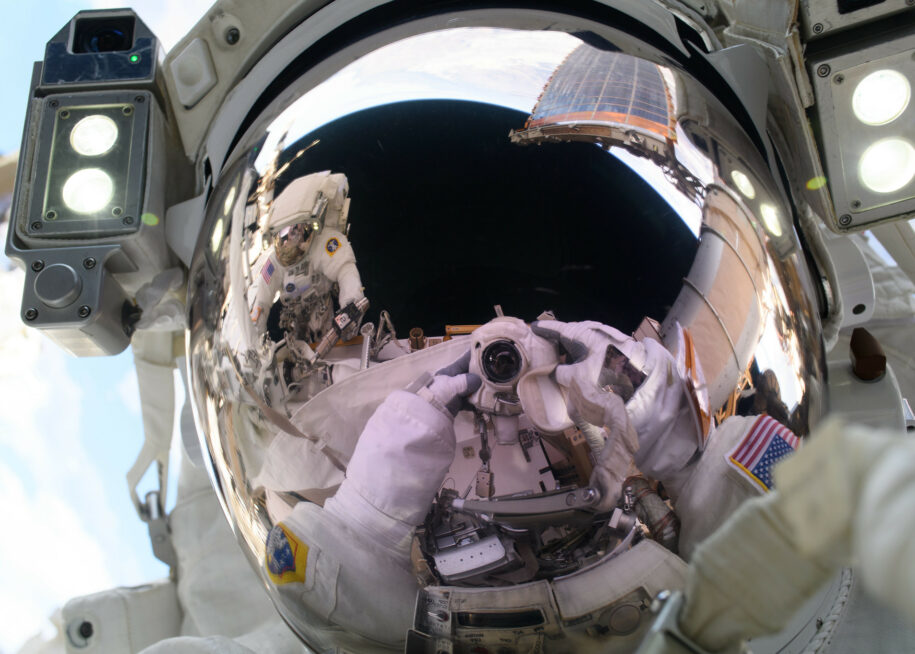 Video &#8211; Polish Ministry of Development and Technology Highlights Space Volcanic Algae
